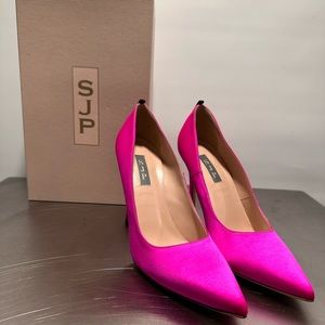 NEVER WORN! SJP by Sarah Jessica Parker Fawn in Candy size 40.